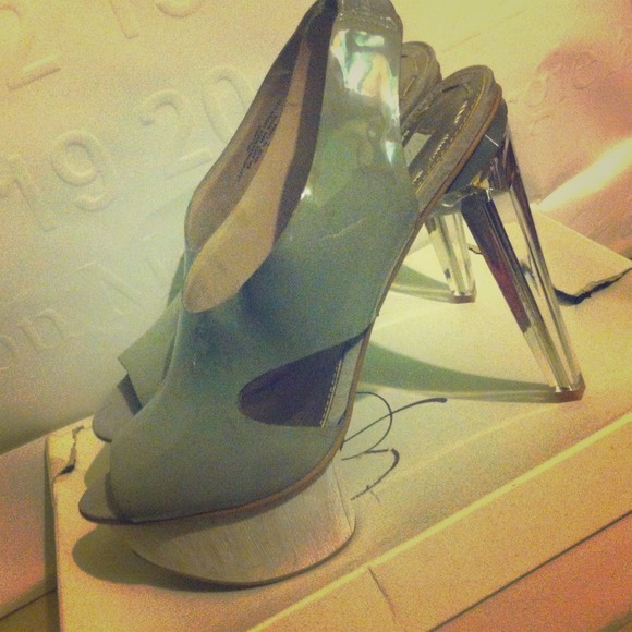 NEVER WORN - RACHEL ROY - Picture 1 of 3