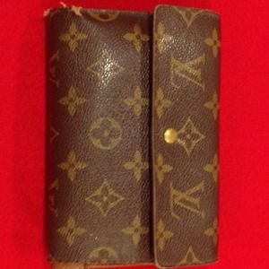 *REDUCED* AUTHENTIC Louis Vuitton wallet