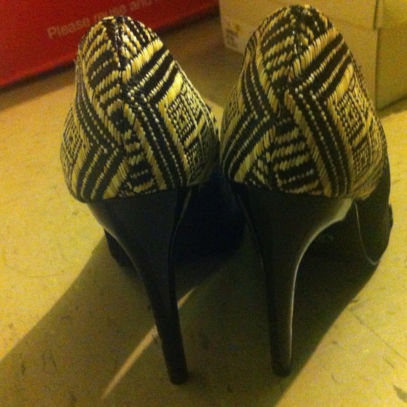 Black Aztec Print RACHEL ROY - Picture 2 of 3