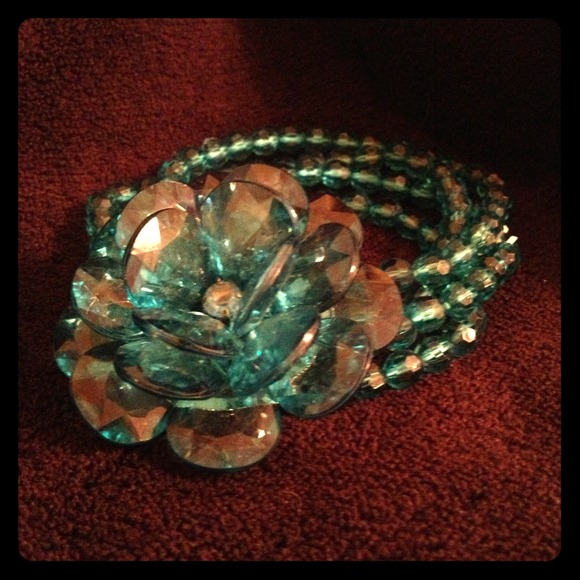 Turquoise colored flower bracelet/pin - Picture 1 of 4