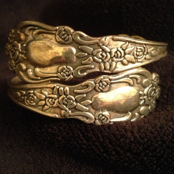 🔴SOLD!!🔴Vintage silver spoon handle bracelet - Picture 2 of 3