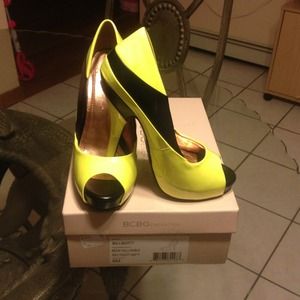 BCBG pumps
