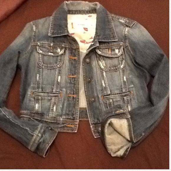 🔴🔴🔴sold🔴🔴🔴Distressed denim jacket