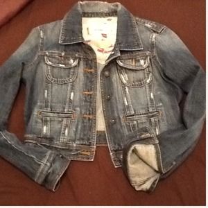 🔴🔴🔴sold🔴🔴🔴Distressed denim jacket