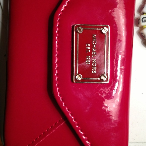 Michael Kors IPhone 4 or 4s or i touch wallet