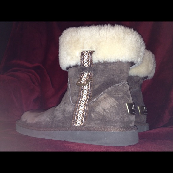 ❌SOLD❌Authentic Brown UGG Boots - Picture 2 of 4