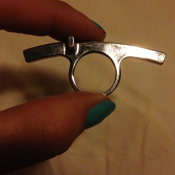 *Sold!* Cross ring - Picture 2 of 3