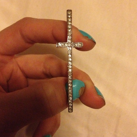 *Sold!* Cross ring - Picture 3 of 3