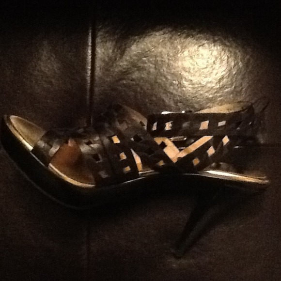 Michael Kors ladies sandals.