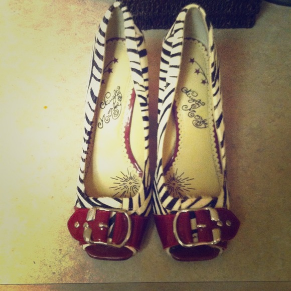💰SOLD💰Zebra Print Heels with Red Buckles