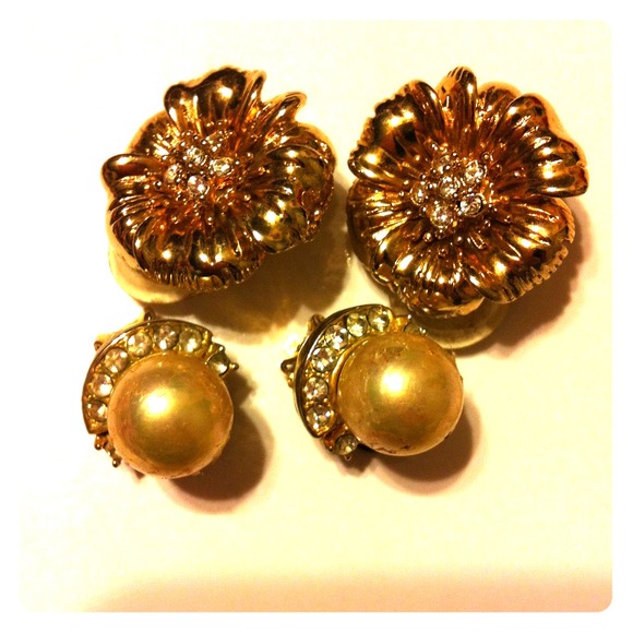 REDUCED! Bundle! 2 sets of earrings gold and pearl - Picture 1 of 1