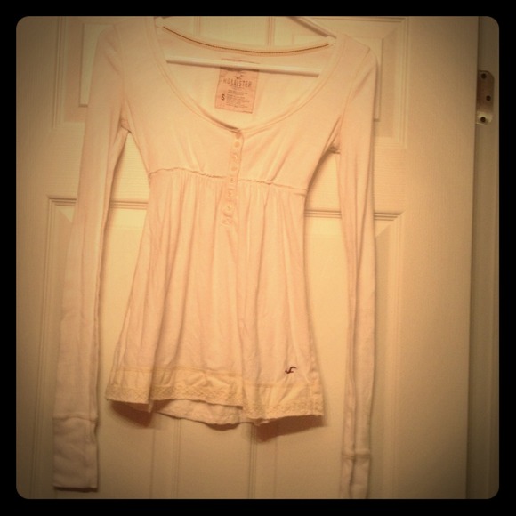Hollister long sleeve cream top