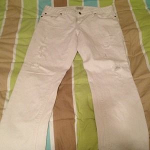 Aeropostale Distressed Skinny Jeans