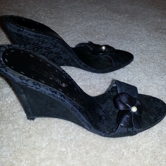 ⛔Sold in a bundle ⛔Bcbg girl black wedge - Picture 2 of 3