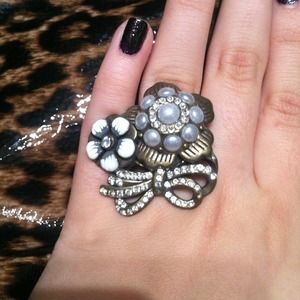 Flower and bow ring
