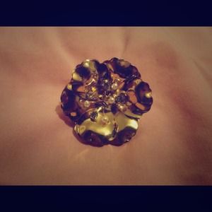 Gold flower ring