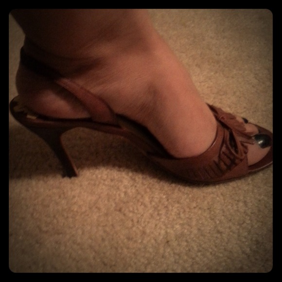 ⭐SOLD⭐Bcbg MaxAzaria tan dress sandals