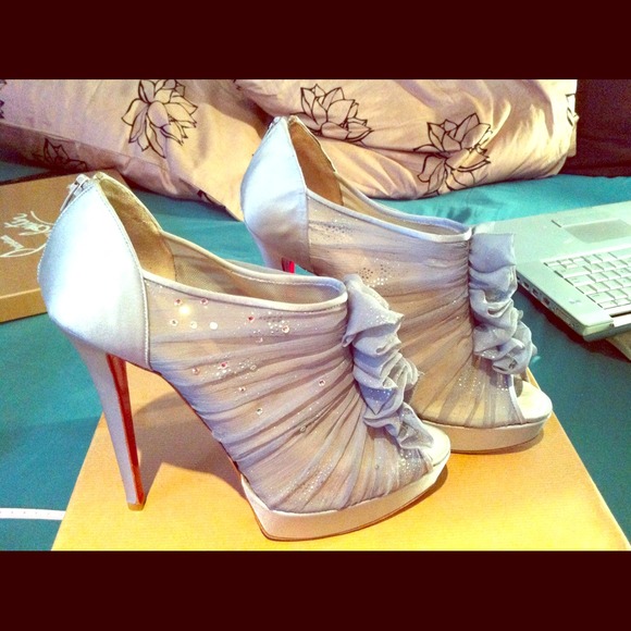 Christian Louboutin shoes in size 40 - Picture 1 of 4
