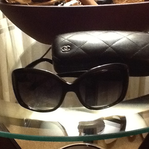 CHANEL Accessories - 100% authentic Chanel 💢trade @scomys