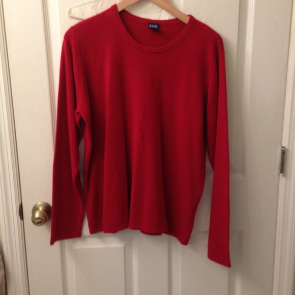 Bundle for @robin045-3 sweaters