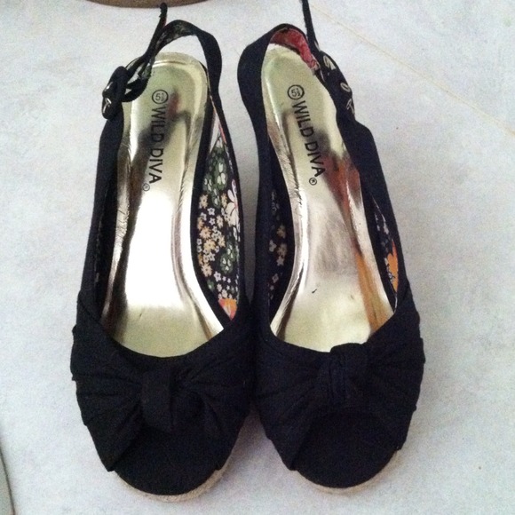 New black wedges  reduced