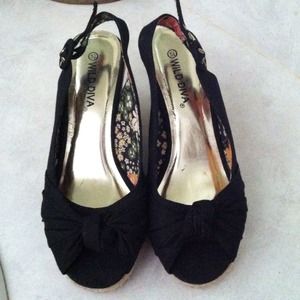 New black wedges reduced