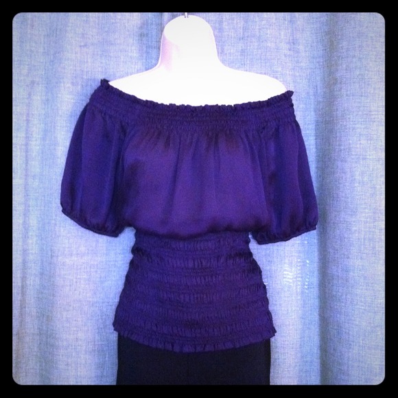 🚫SOLD🚫Off the shoulder purple top