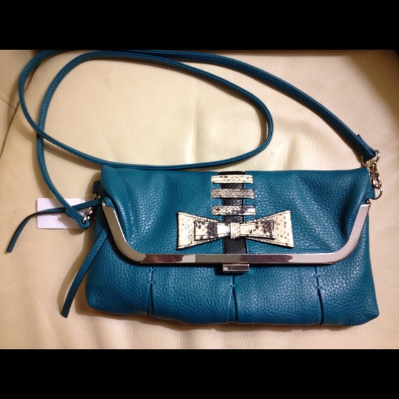 Jessica Simpson small purse - Picture 1 of 3