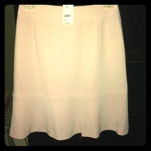 Petite Sophisticate flutter rimmed skirt.  NWT.