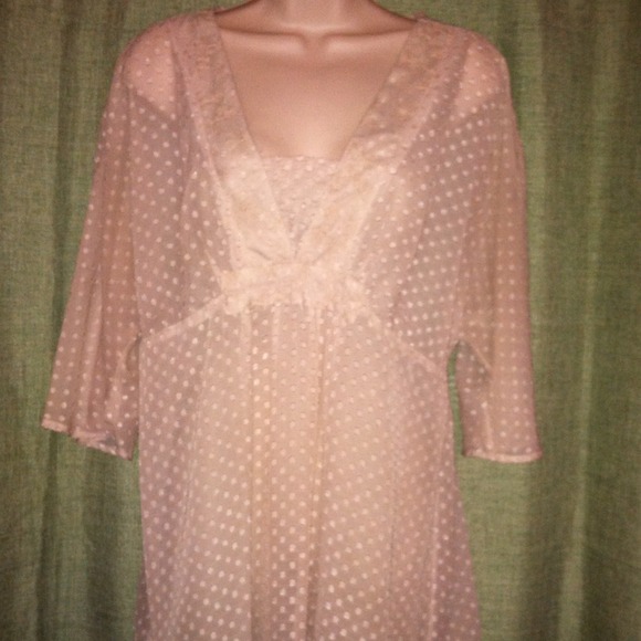 🚫SOLD🚫 Sheer Pokadot top