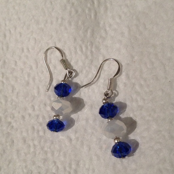 Cobalt blue and white Crystal earrings - Picture 1 of 2