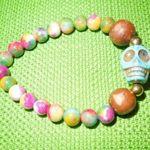 Single turquoise skull stretch bracelet