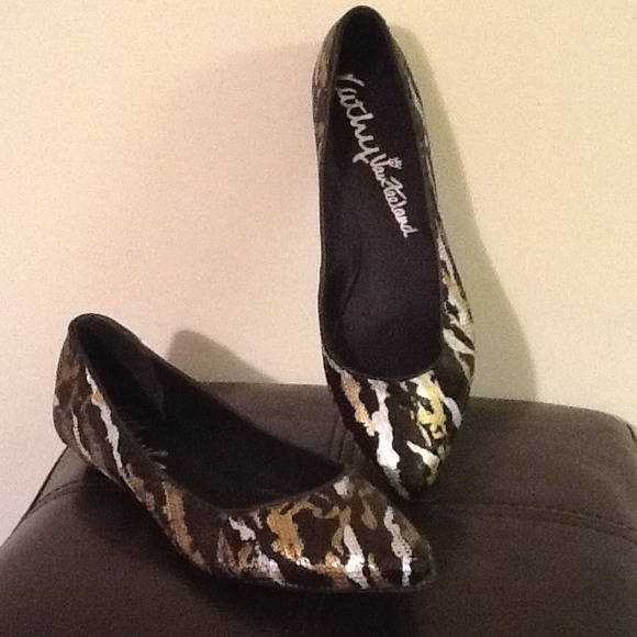 Kathy van Zeeland flats