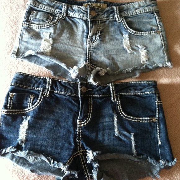 💢Sold💢💋Light and dark jean shorts