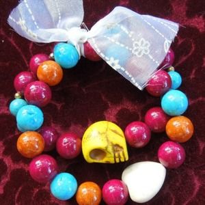 Skull and heart stretch bracelet set