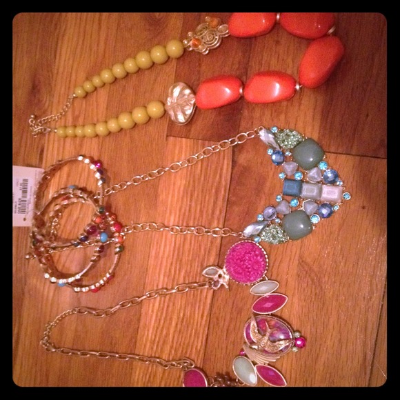 💎2 necklaces and a set of 3 bracelets - Picture 1 of 4