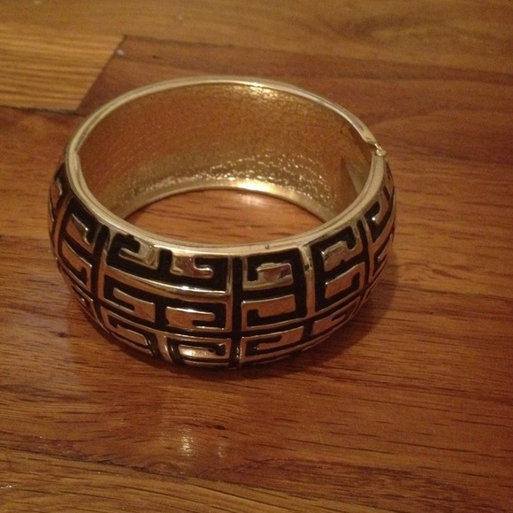 Love this bangle! - Picture 1 of 2