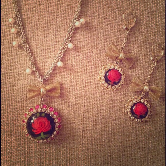 Betsey Johnson Rose Bow Set