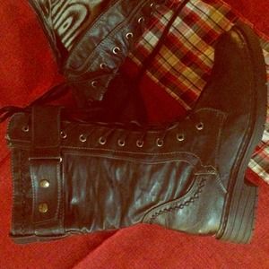 Like new Wanted Boots size 9