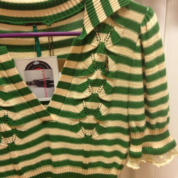 Vintage-inspired, green and cream striped sweater - Picture 2 of 4