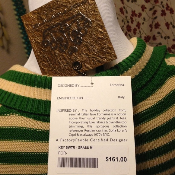 Vintage-inspired, green and cream striped sweater - Picture 4 of 4