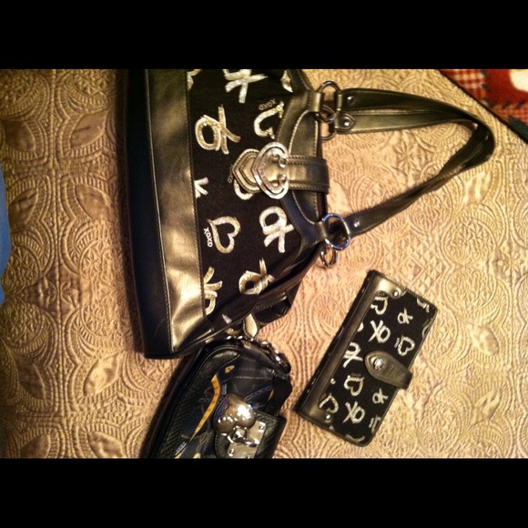 Traded! REDUCED FROM $33 PURSE, WALLET, and WRISTL