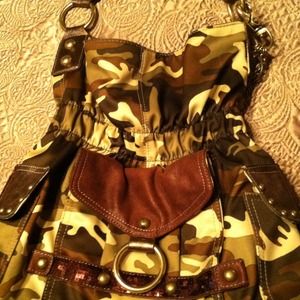 👀REDUCED FROM $33👀Kathy Zeeland camo purse OBO!!