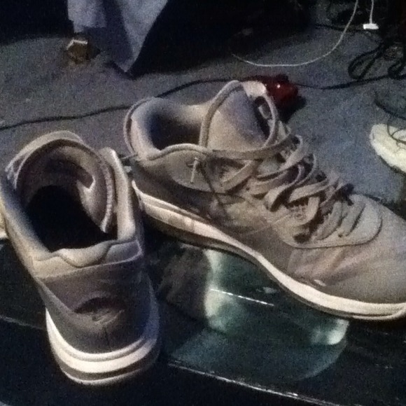 Lebron 8s low - Picture 2 of 2