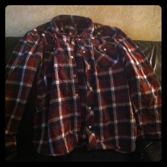Long sleeve plaid/flannel