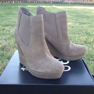 Seychelles Prime Suspect Taupe Suede Booties