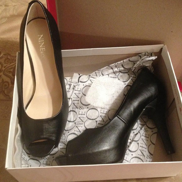 Black pumps!!!!!
