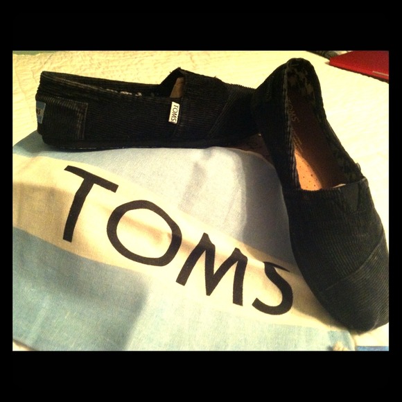 ❌sold❌Classic Black Corduroy TOMS