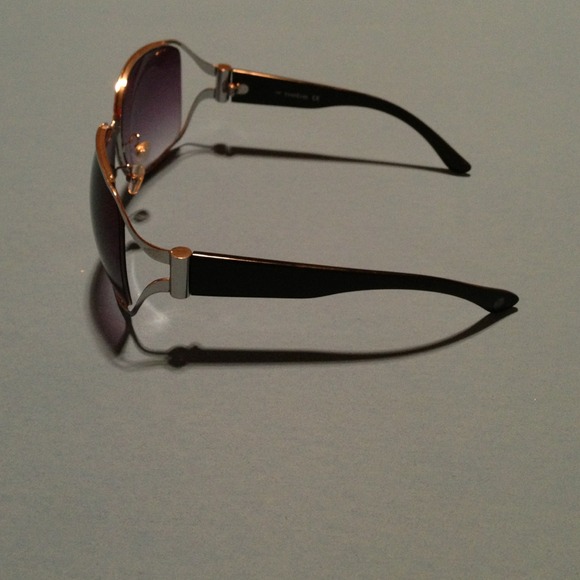 ✋RESERVED for esd25✋Bebe Sunglasses ?Authentic?