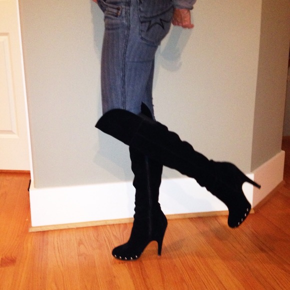 🎉HOST PIC 2X🎉Blk suede boots 🔴reduced🔴 - Picture 2 of 3